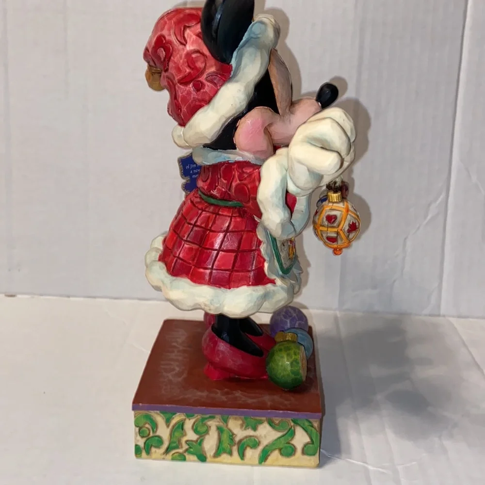 Minnie's Christmas Cheer Disney Traditions 8 inch figure New in Box